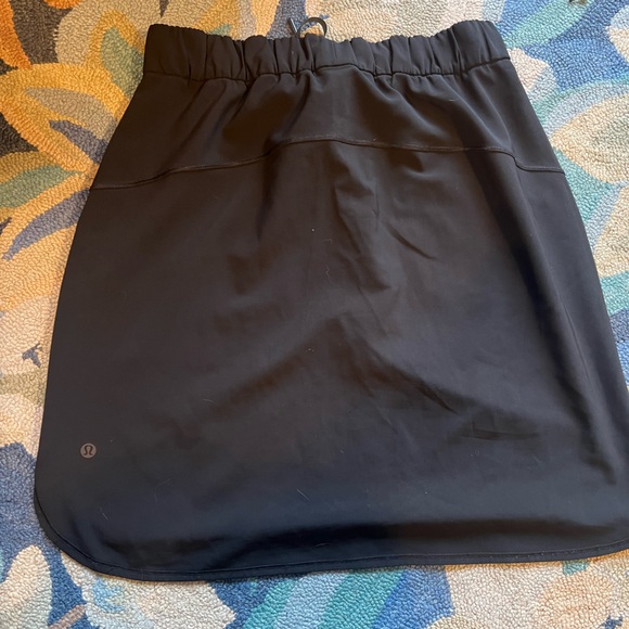 Lululemon on the Fly Skirt, Black, Size 8 - Picture 4 of 4